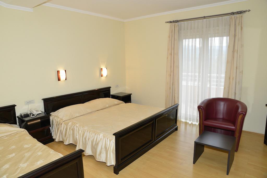 Hotel Venezia Imotski Bagian luar foto